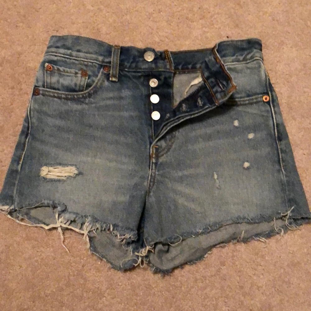 NWOT Levi shorts